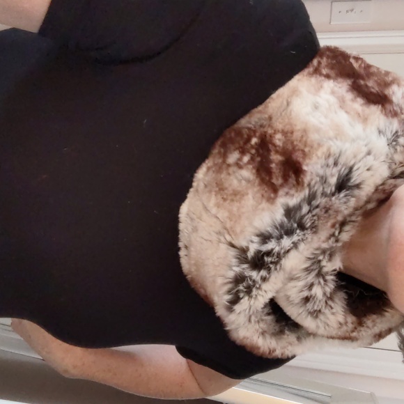 Accessories - Vintage Chinchilla Cowl